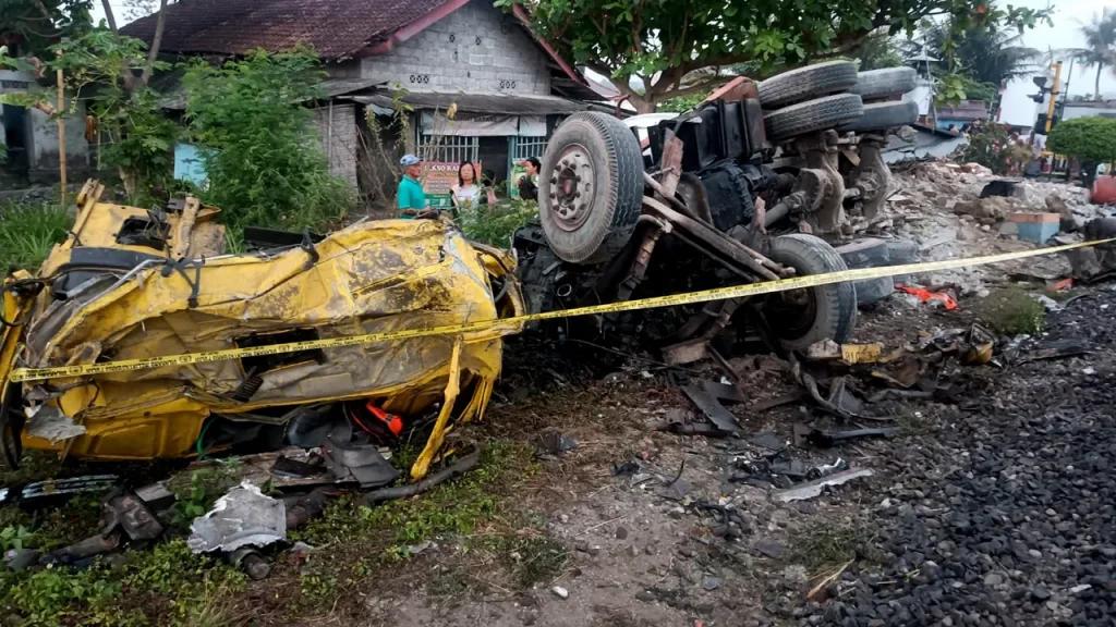 KAI Bakal Tuntut Sopir Truk yang Memicu Kereta Taksaka Kecelakaan di Bantul